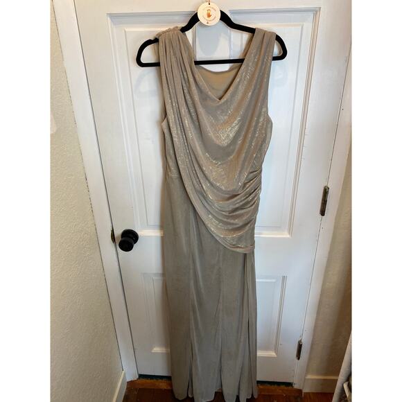 Goddess Gold Metallic Alex Evenings Maxi Formal Gala Gown Dress 16 - Picture 8 of 9